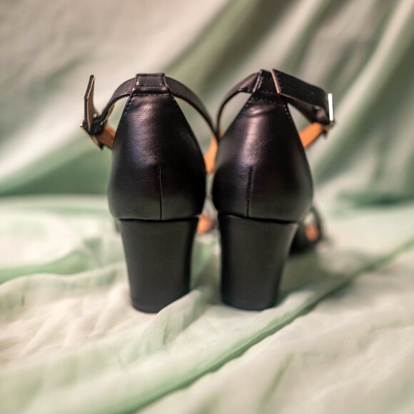 White Mt. Strappy Black Block Heel Sandals – Size 10 M (Never Worn) - Picture 6 of 7